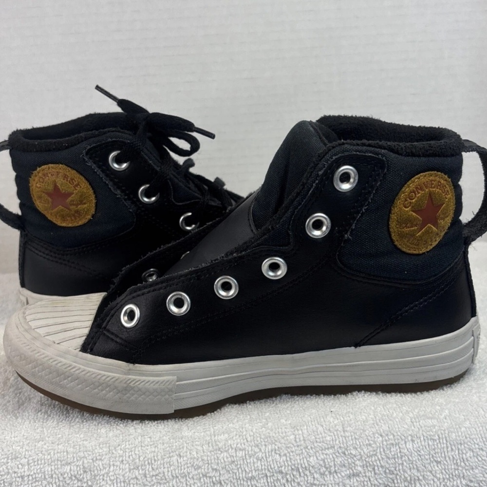 CONVERSE Chuck Taylor All Star Counter
C Leather High Top 371522C Kids Size 1